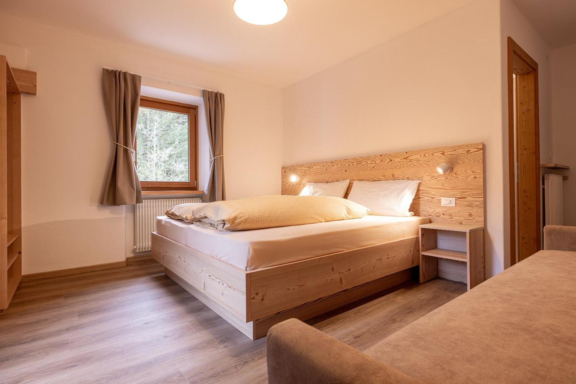 San Pietro Dolomiti Small Budget Hotel Ortisei Exterior foto