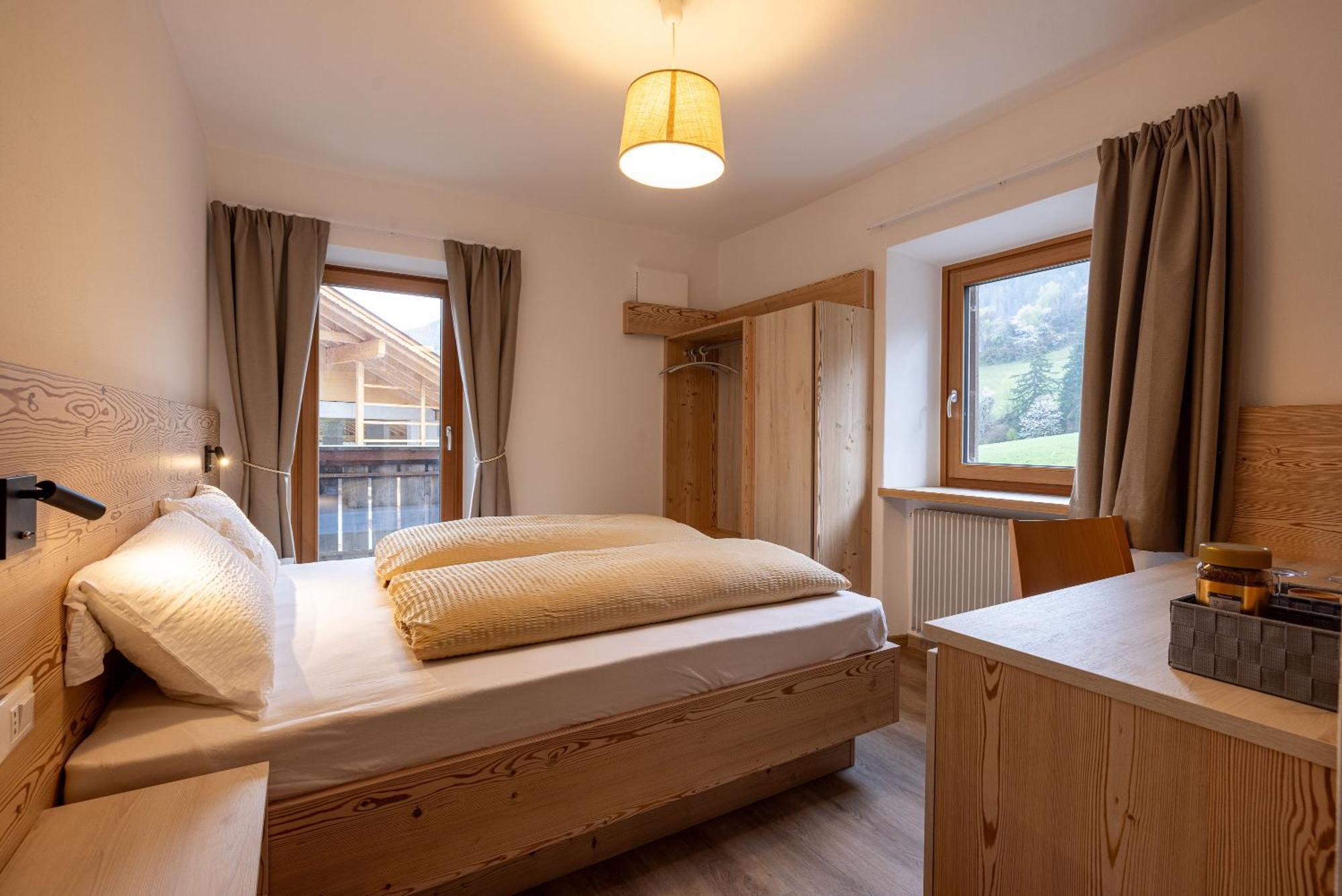 San Pietro Dolomiti Small Budget Hotel Ortisei Exterior foto